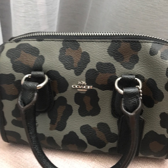 Coach - Picture 4 of 4